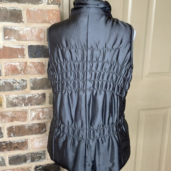 NEW DIRECTIONS Silver Gray Puffy Vest Metallic Full Zip Size Large - Picture 3 of 7